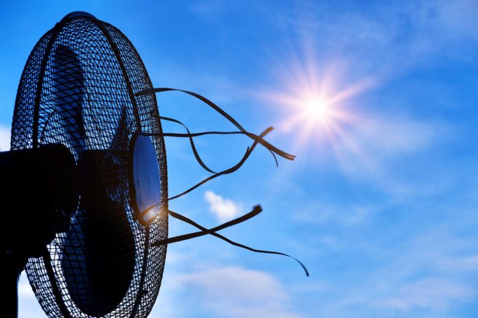 Mit cleveren Tipps lassen sich Ventilatoren effizient und stromsparend nutzen.